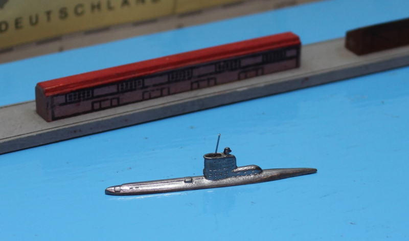 Submarine "Type XXIII" silver coloured (1 p.) GER 1945 Historia Navalis HN 732 painted scale 1/500